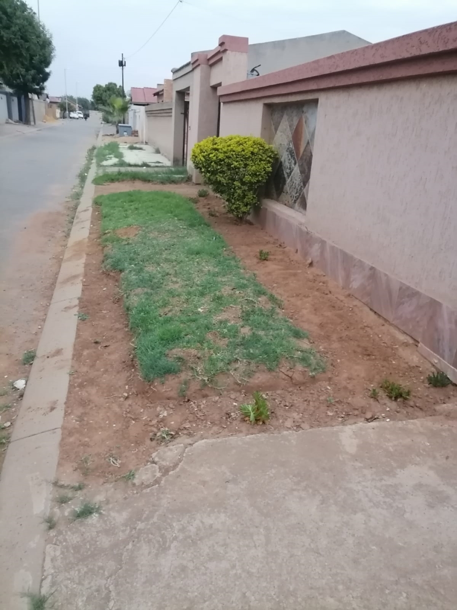 To Let 2 Bedroom Property for Rent in Dobsonville Ext 3 Gauteng