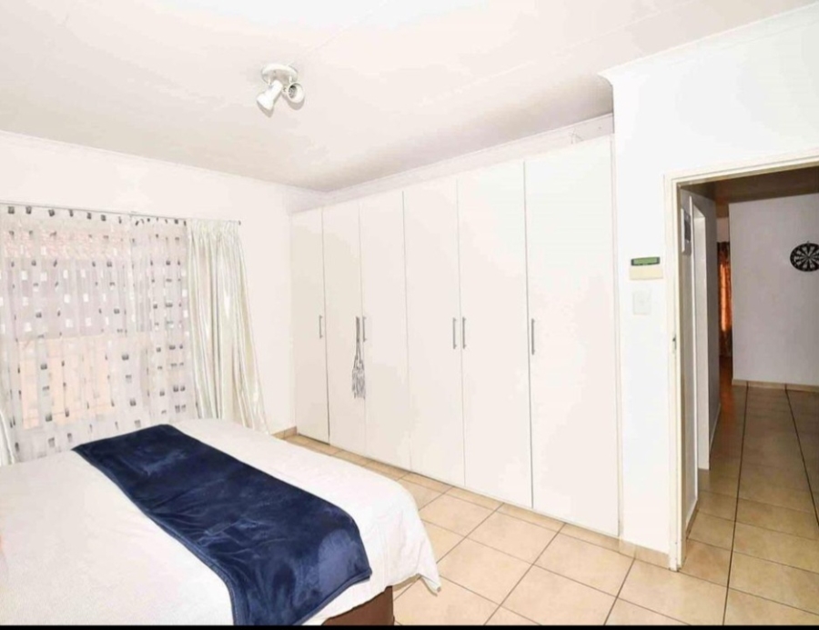 2 Bedroom Property for Sale in North Riding AH Gauteng