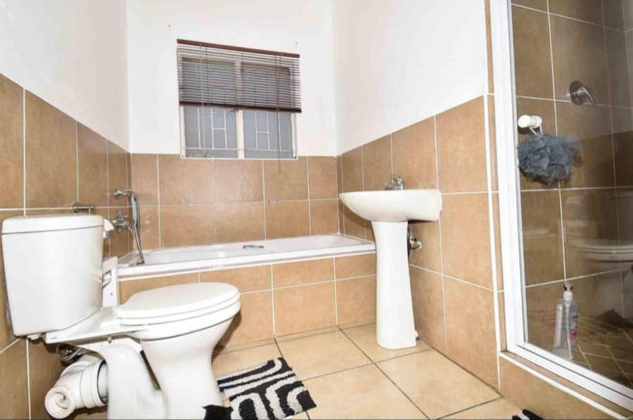 2 Bedroom Property for Sale in North Riding AH Gauteng