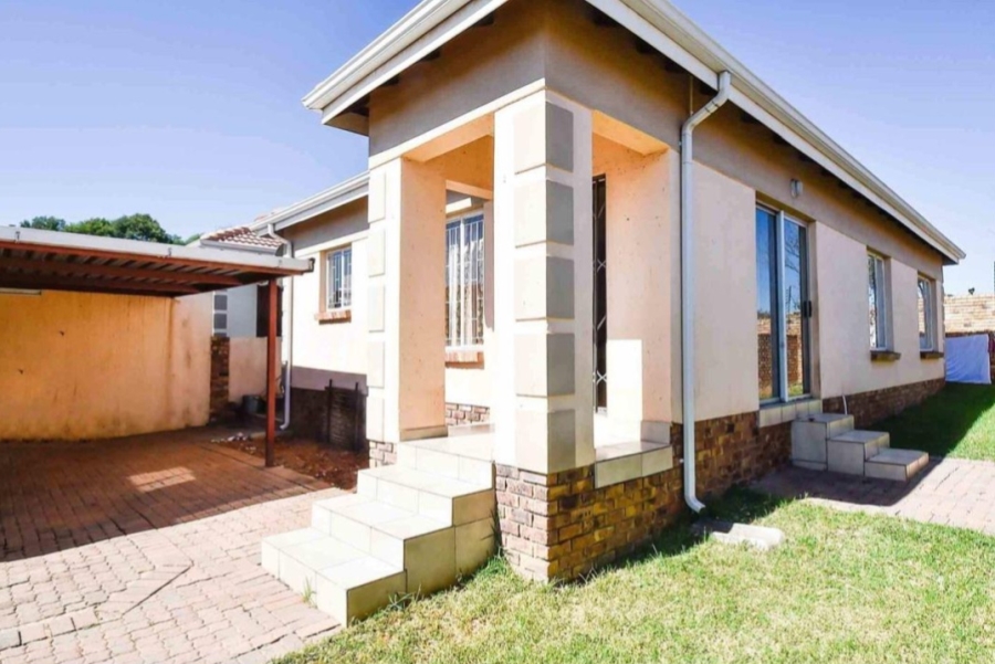 2 Bedroom Property for Sale in North Riding AH Gauteng