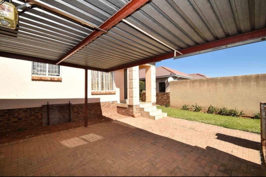 2 Bedroom Property for Sale in North Riding AH Gauteng