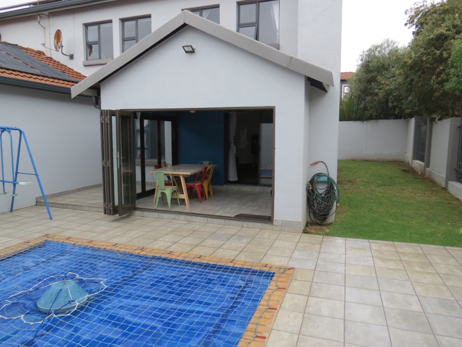 3 Bedroom Property for Sale in Greenstone Hill Gauteng