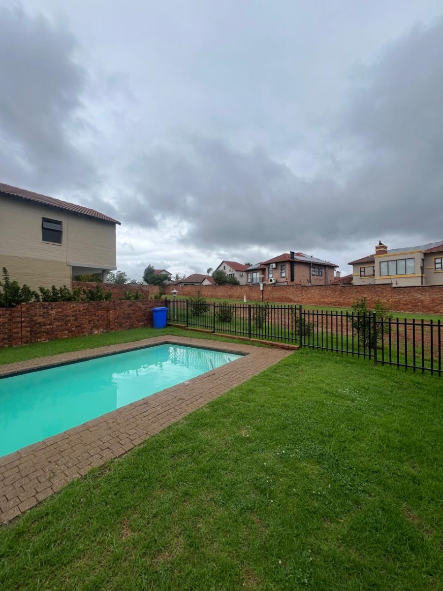 To Let 2 Bedroom Property for Rent in Olympus AH Gauteng