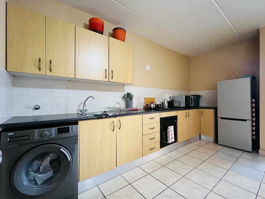 To Let 1 Bedroom Property for Rent in Honeydew Gauteng