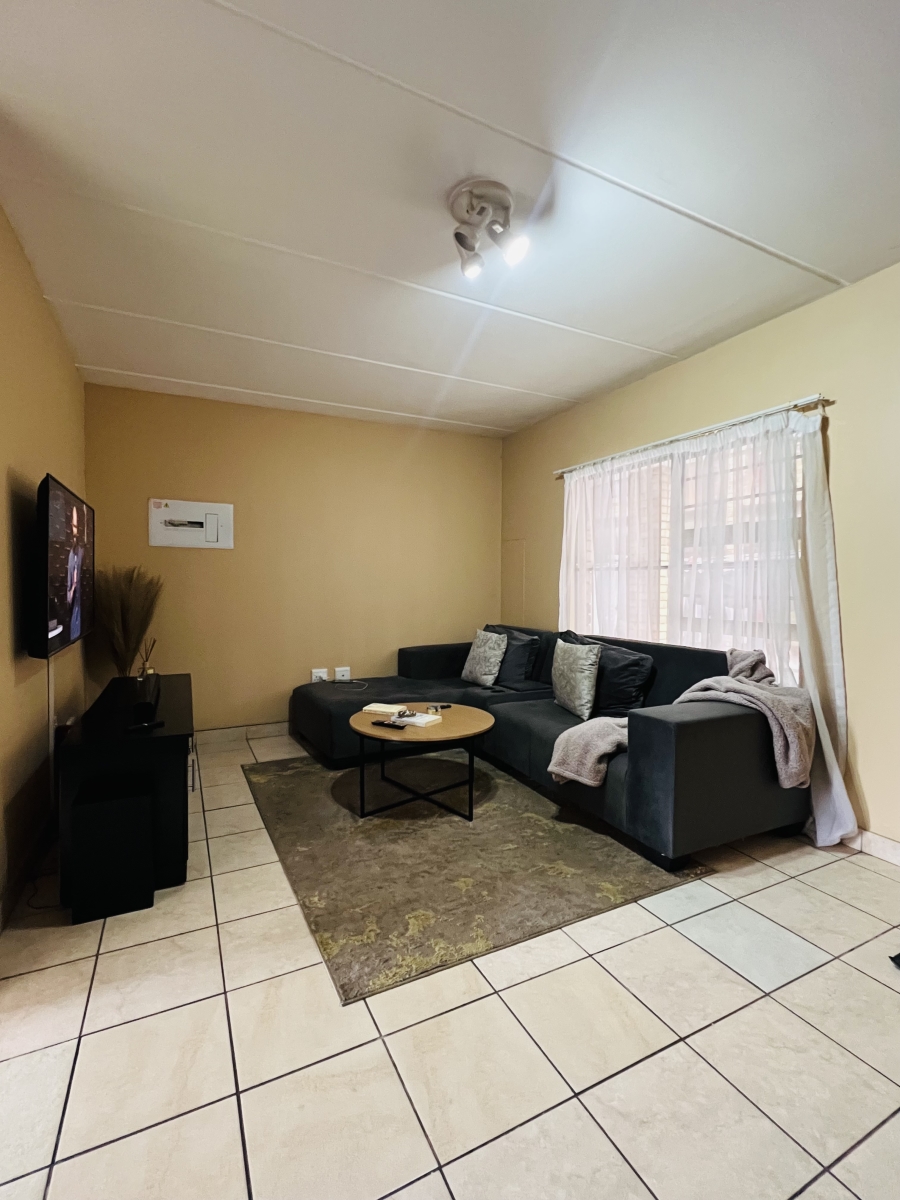 To Let 1 Bedroom Property for Rent in Honeydew Gauteng