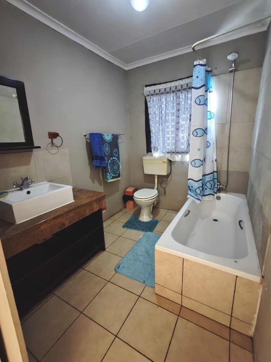 5 Bedroom Property for Sale in President Park Gauteng