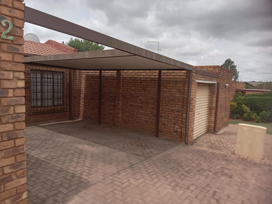 3 Bedroom Property for Sale in Noordwyk Gauteng