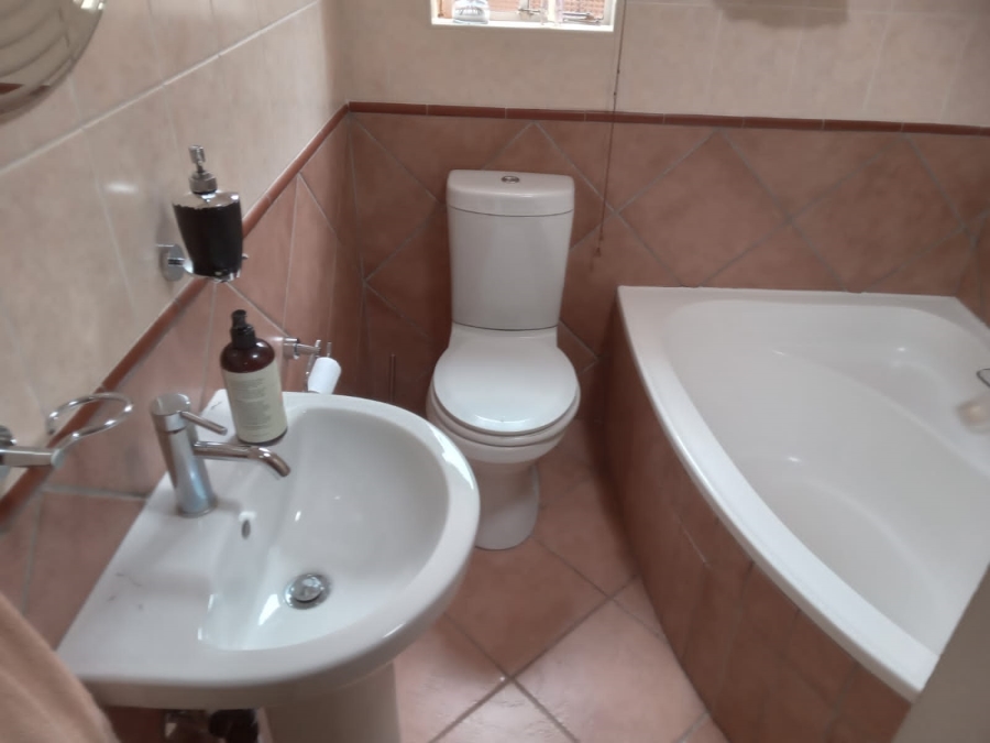 3 Bedroom Property for Sale in Noordwyk Gauteng