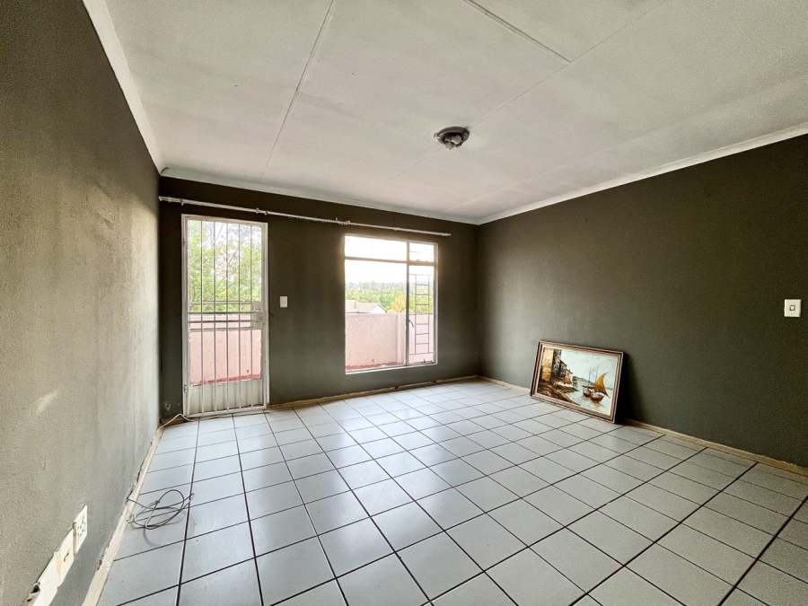 To Let 3 Bedroom Property for Rent in Vorna Valley Gauteng