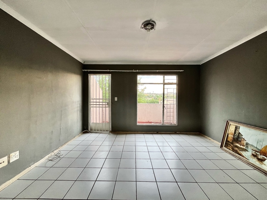 To Let 3 Bedroom Property for Rent in Vorna Valley Gauteng