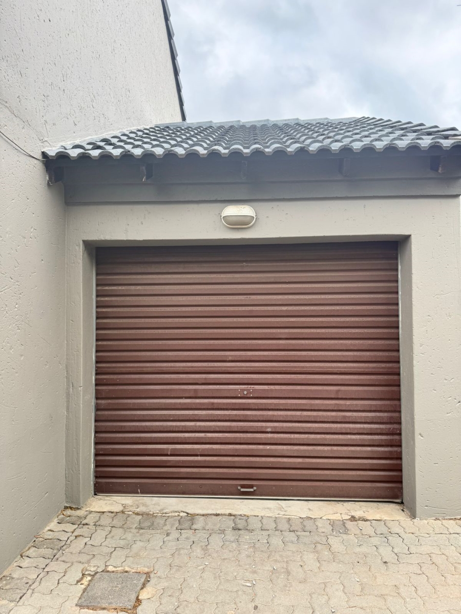 To Let 2 Bedroom Property for Rent in Noordwyk Gauteng