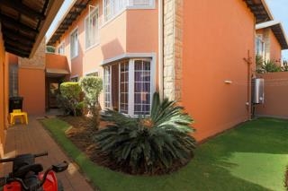 To Let 3 Bedroom Property for Rent in Glen Marais Gauteng