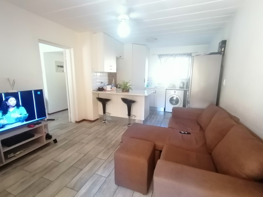 To Let 1 Bedroom Property for Rent in Noordhang Gauteng