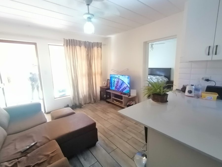 To Let 1 Bedroom Property for Rent in Noordhang Gauteng