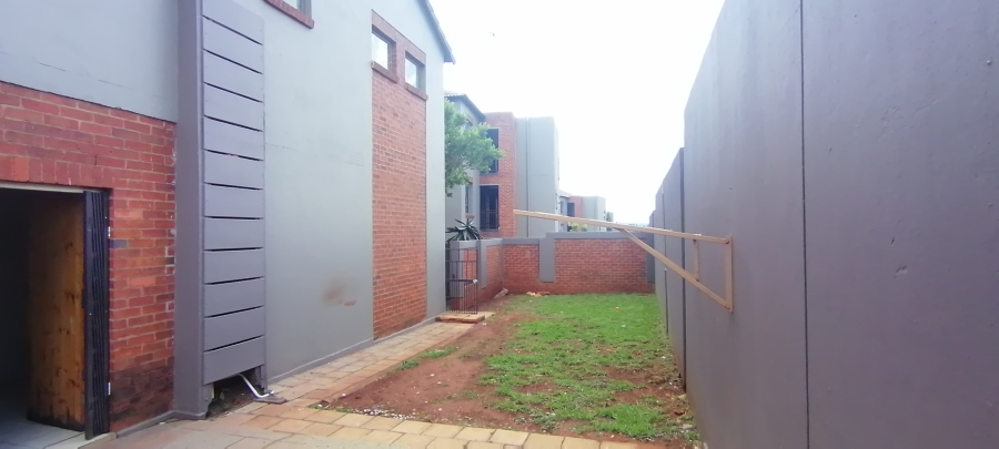 To Let 3 Bedroom Property for Rent in Sugar Bush Estate Gauteng