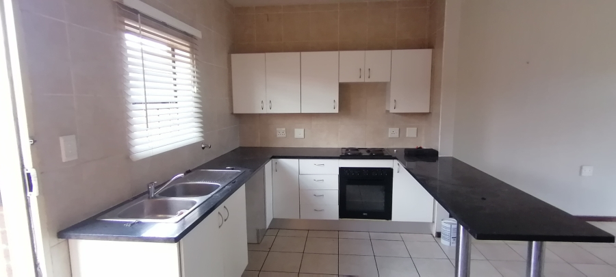 To Let 3 Bedroom Property for Rent in Sugar Bush Estate Gauteng