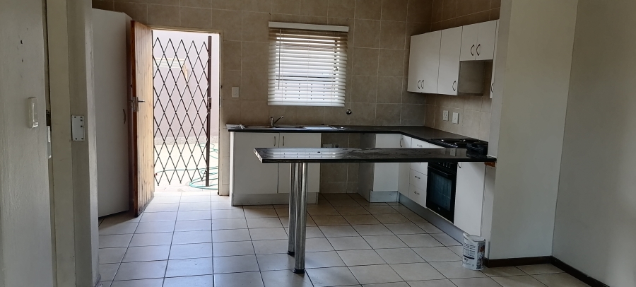 To Let 3 Bedroom Property for Rent in Sugar Bush Estate Gauteng