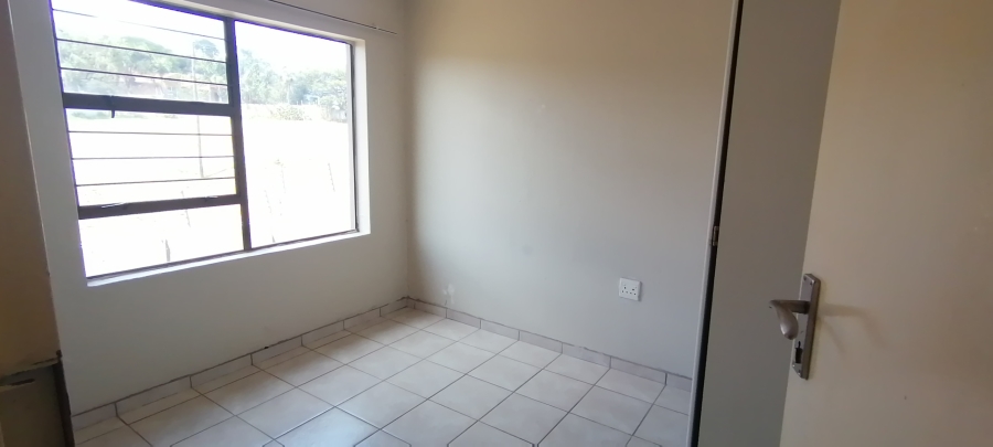 To Let 3 Bedroom Property for Rent in Sugar Bush Estate Gauteng