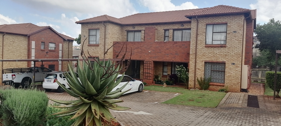 To Let 2 Bedroom Property for Rent in Sugar Bush Estate Gauteng