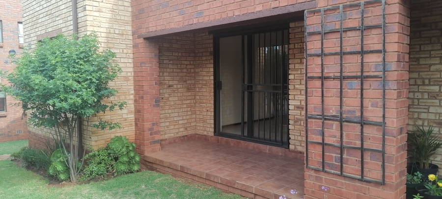 To Let 2 Bedroom Property for Rent in Sugar Bush Estate Gauteng