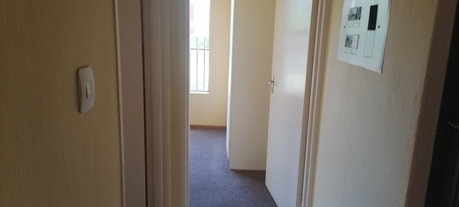 To Let 2 Bedroom Property for Rent in Sugar Bush Estate Gauteng