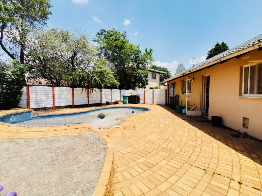 2 Bedroom Property for Sale in Dawn Park Gauteng