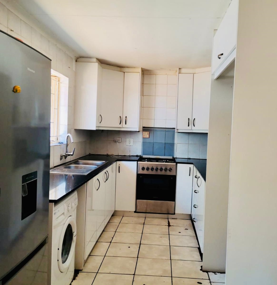 2 Bedroom Property for Sale in Dawn Park Gauteng