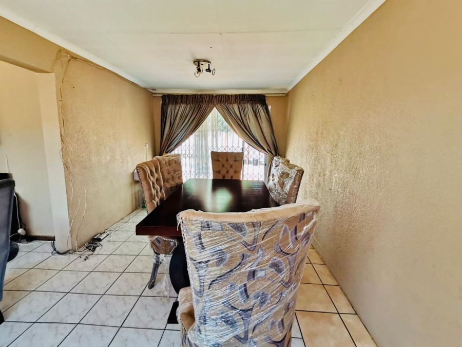 2 Bedroom Property for Sale in Dawn Park Gauteng