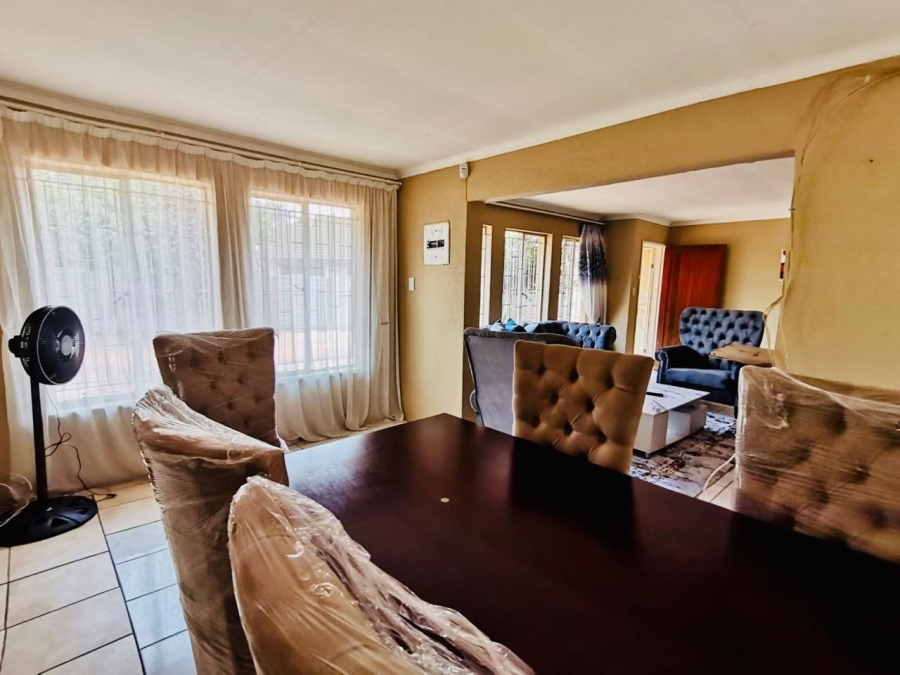 2 Bedroom Property for Sale in Dawn Park Gauteng