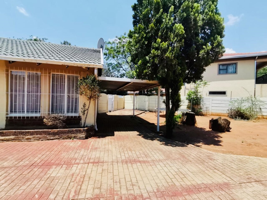 2 Bedroom Property for Sale in Dawn Park Gauteng