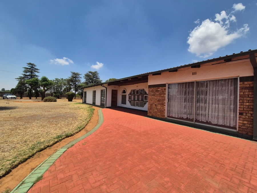 3 Bedroom Property for Sale in Van Der Merwes Kroon Gauteng