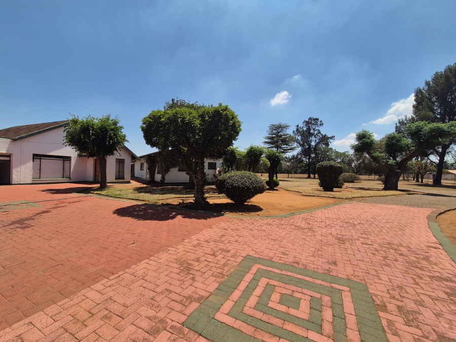 3 Bedroom Property for Sale in Van Der Merwes Kroon Gauteng