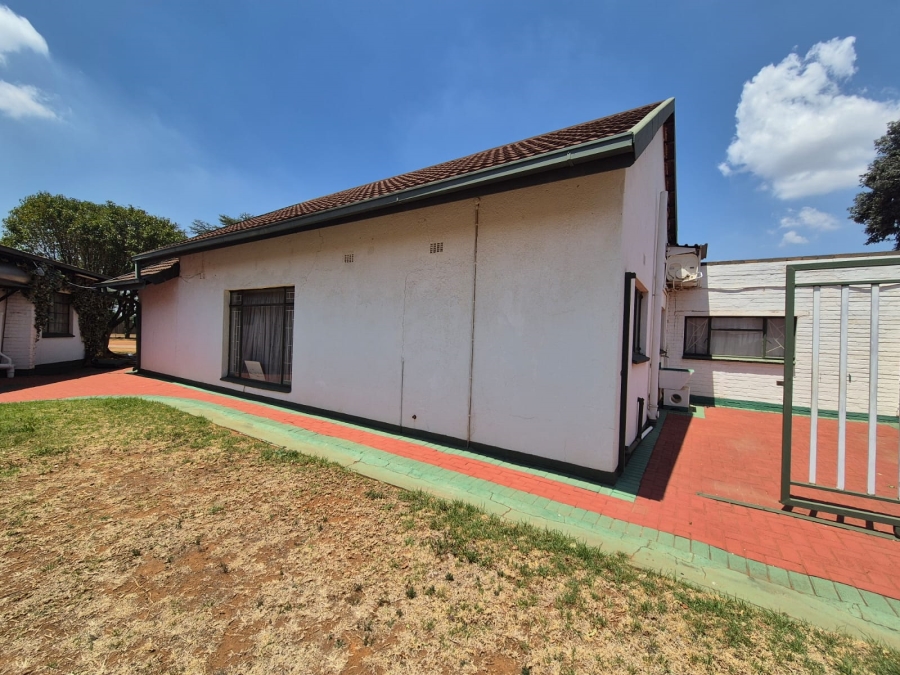 3 Bedroom Property for Sale in Van Der Merwes Kroon Gauteng