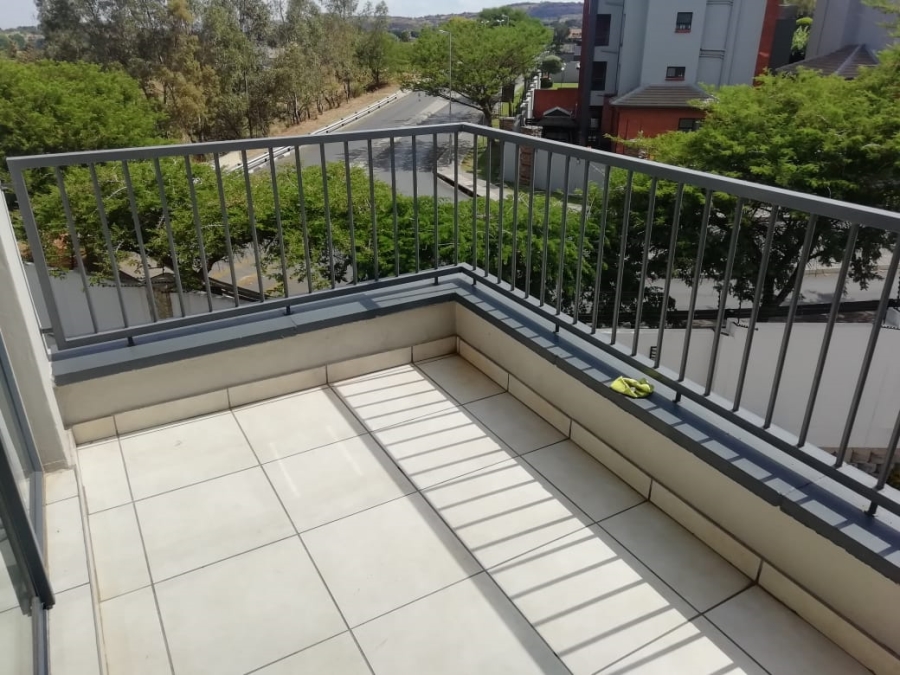 To Let 1 Bedroom Property for Rent in Oakdene Gauteng