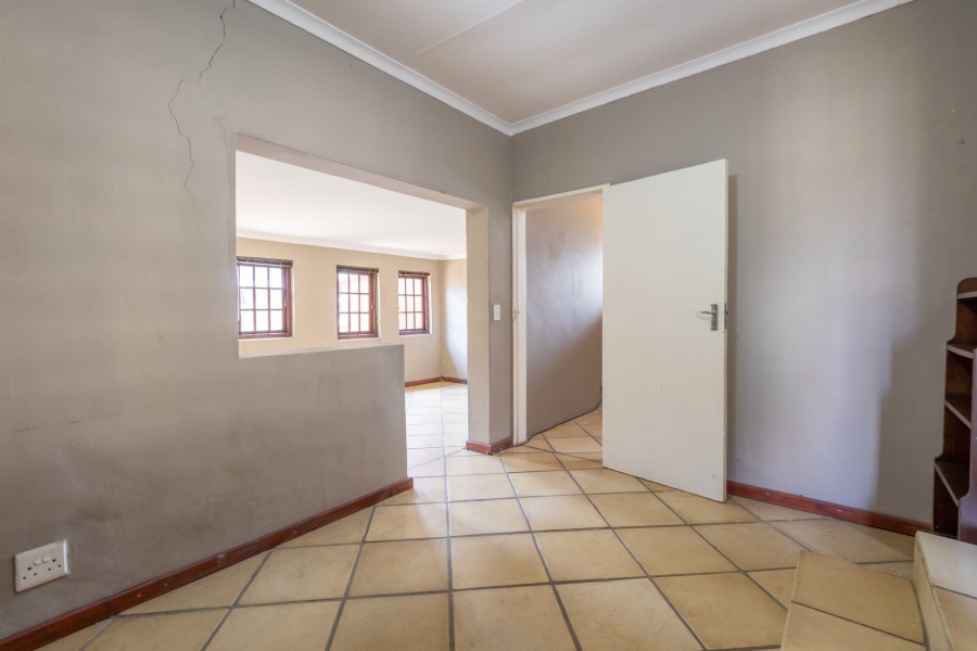 To Let 1 Bedroom Property for Rent in Robindale Gauteng