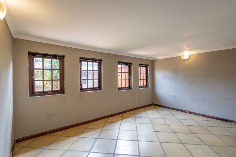 To Let 1 Bedroom Property for Rent in Robindale Gauteng