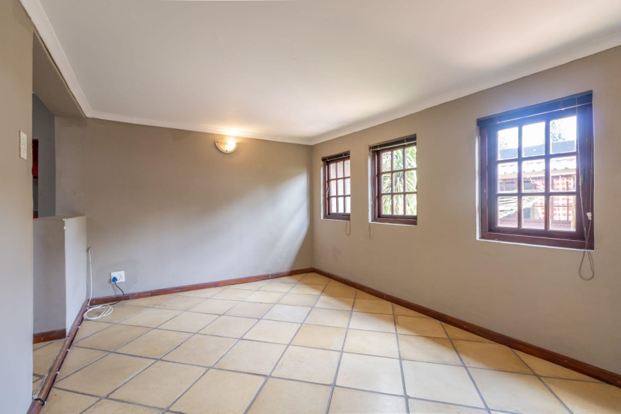 To Let 1 Bedroom Property for Rent in Robindale Gauteng