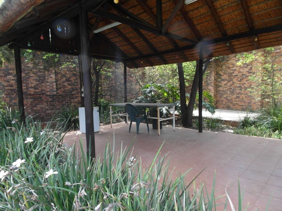 To Let 2 Bedroom Property for Rent in Northcliff Gauteng