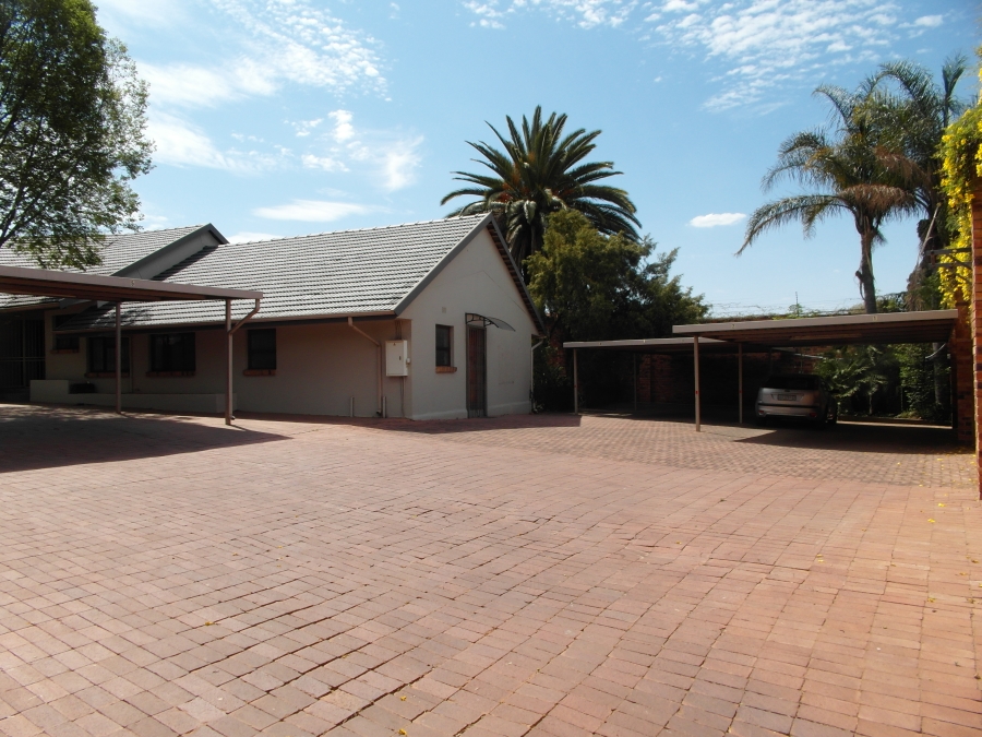 To Let 2 Bedroom Property for Rent in Northcliff Gauteng