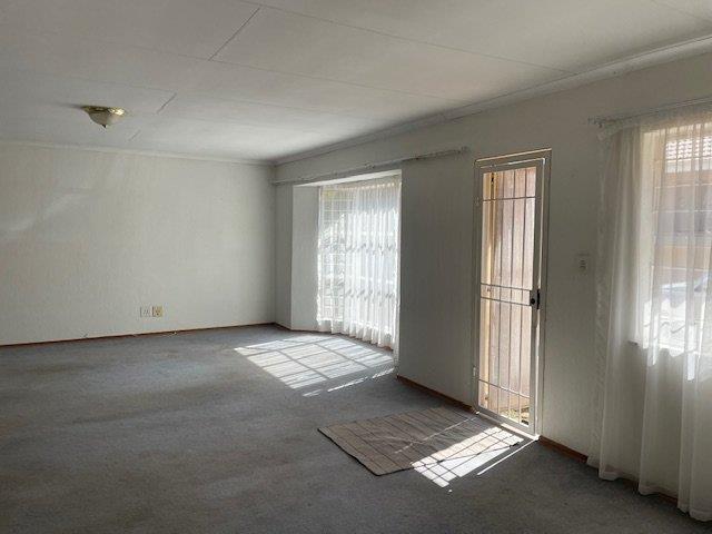 2 Bedroom Property for Sale in Discovery Gauteng