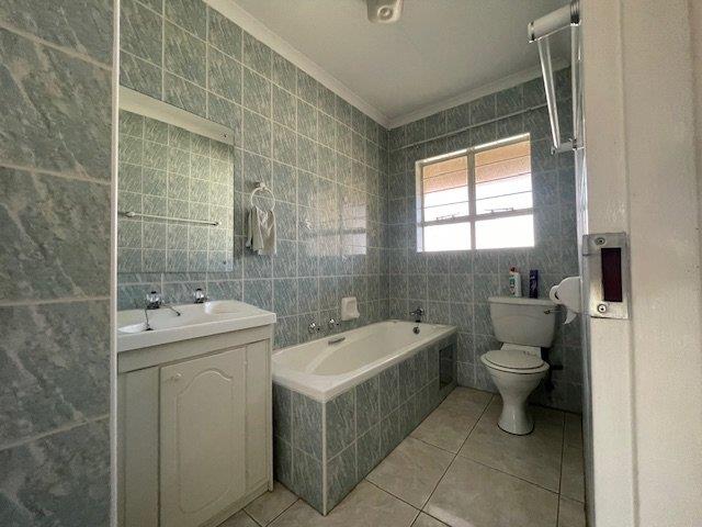 2 Bedroom Property for Sale in Discovery Gauteng