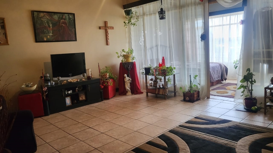 1 Bedroom Property for Sale in Witpoortjie Gauteng