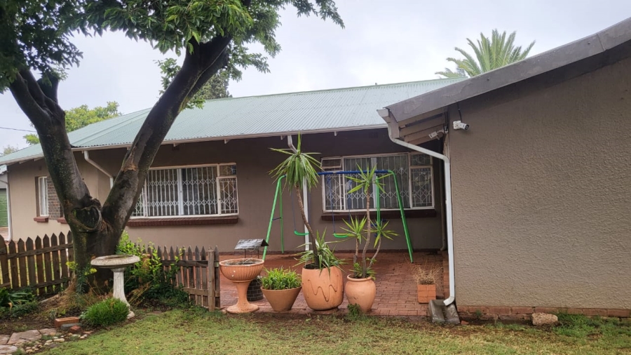 3 Bedroom Property for Sale in Witpoortjie Gauteng