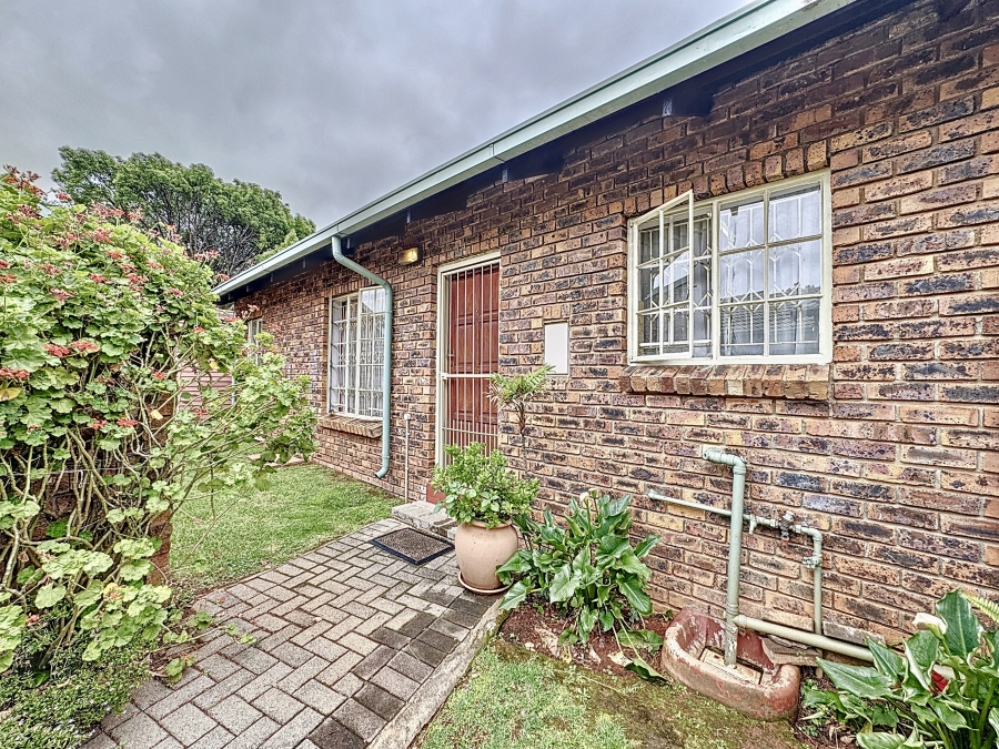 2 Bedroom Property for Sale in Erasmuskloof Gauteng