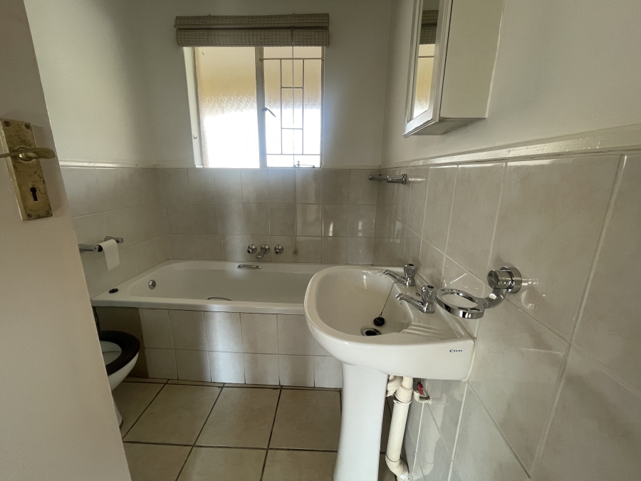 To Let 2 Bedroom Property for Rent in Queenswood Gauteng