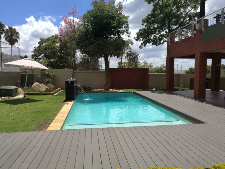 To Let 2 Bedroom Property for Rent in Lonehill Gauteng