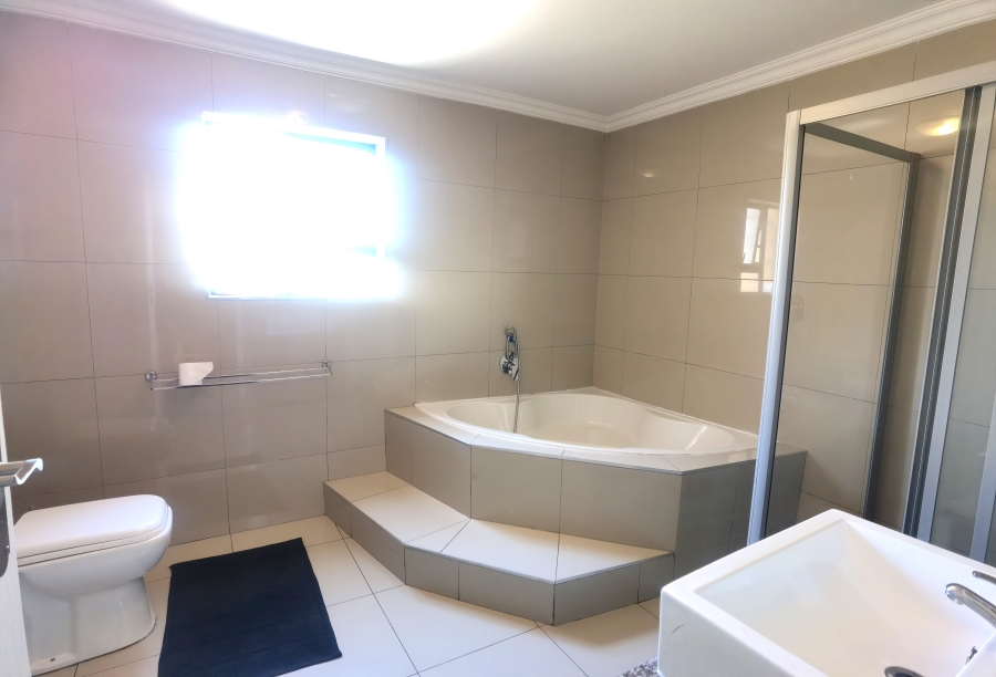 4 Bedroom Property for Sale in Blue Valley Golf Estate Gauteng