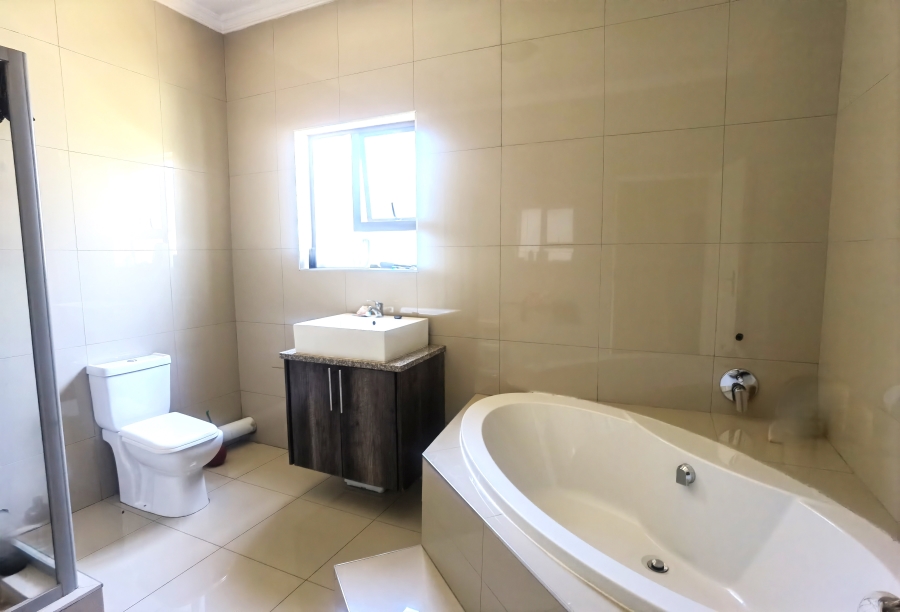 4 Bedroom Property for Sale in Blue Valley Golf Estate Gauteng