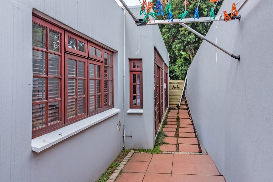 2 Bedroom Property for Sale in Atholl Gauteng