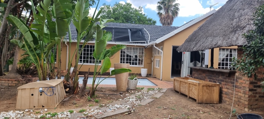 4 Bedroom Property for Sale in Bloubosrand Gauteng